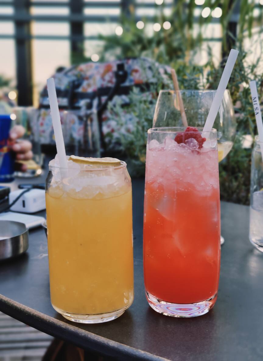 Cocktails Mesa rooftop Lille servis en terrasse avec vue urbaine, réseautage Lille convivial et ambiance décontractée afterwork